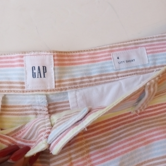 BST SOLD!GAP stripe multicolor city shorts casual size medium - Picture 2 of 6